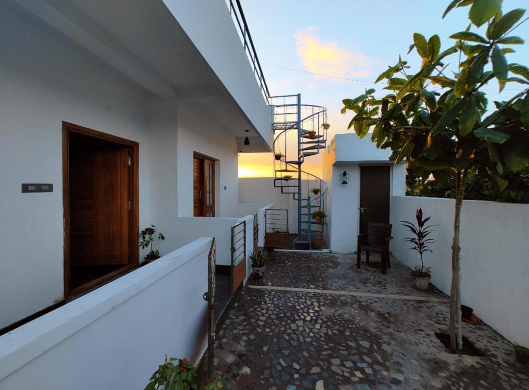 Dkv Beach View Bahur Εξωτερικό φωτογραφία